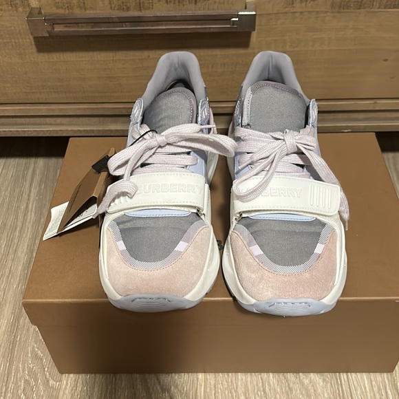 Burberry Ramsey Low Top Sneaker - Picture 3 of 12